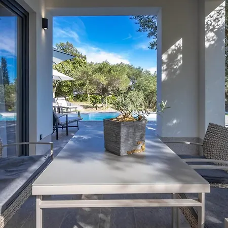Karla With Pool&sea View By Guide Vila