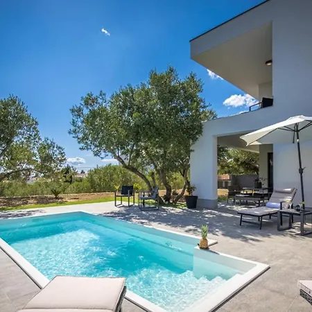 Villa Karla With Pool&sea View By Guide *