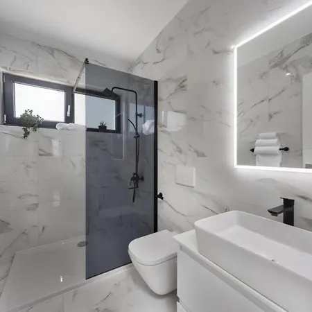 Karla With Pool&sea View By Guide Villa Banjol