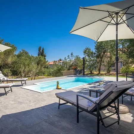 Vila Karla With Pool&sea View By Guide Banjol