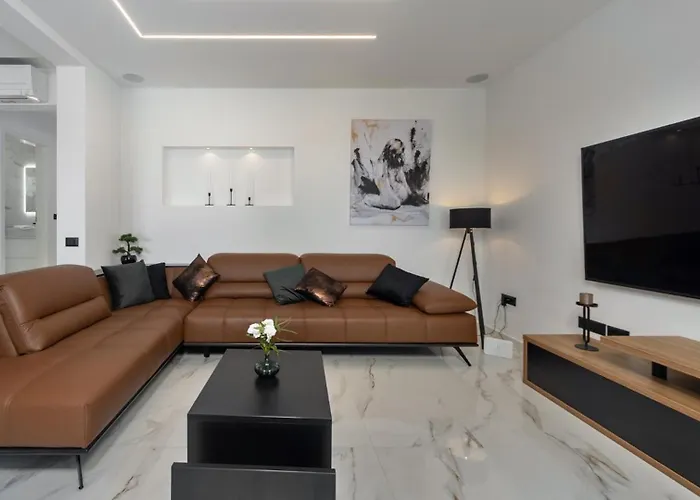 Βίλα Karla With Pool&sea View By Guide *